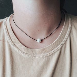 1 Pearl & 3 Pearl Leather Choker